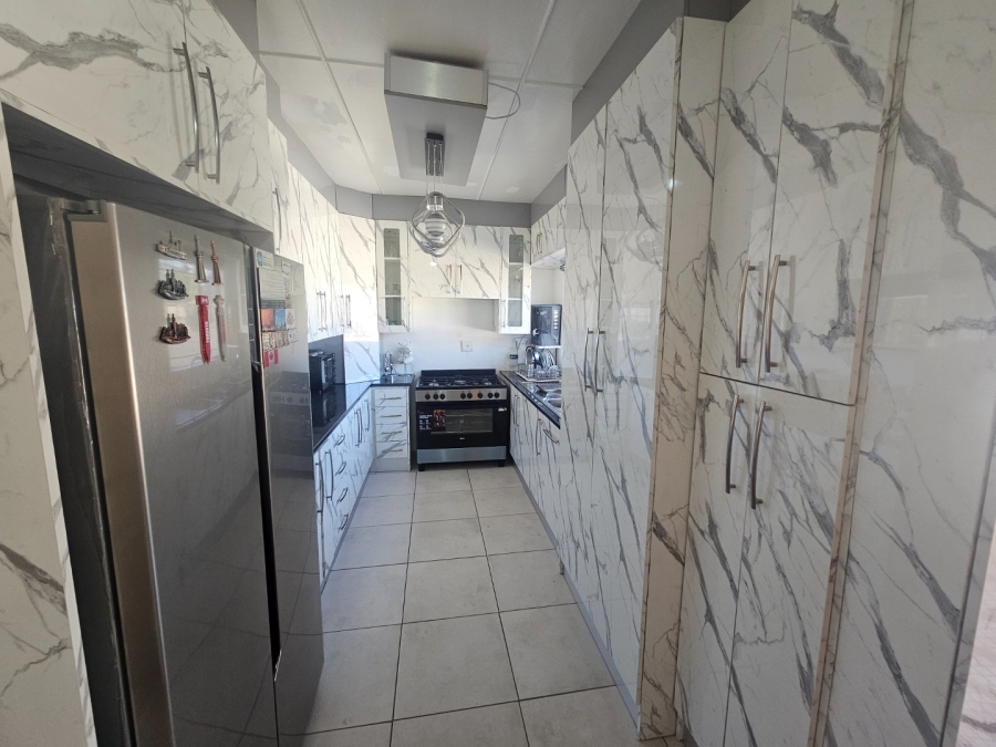 5 Bedroom Property for Sale in Panorama Free State